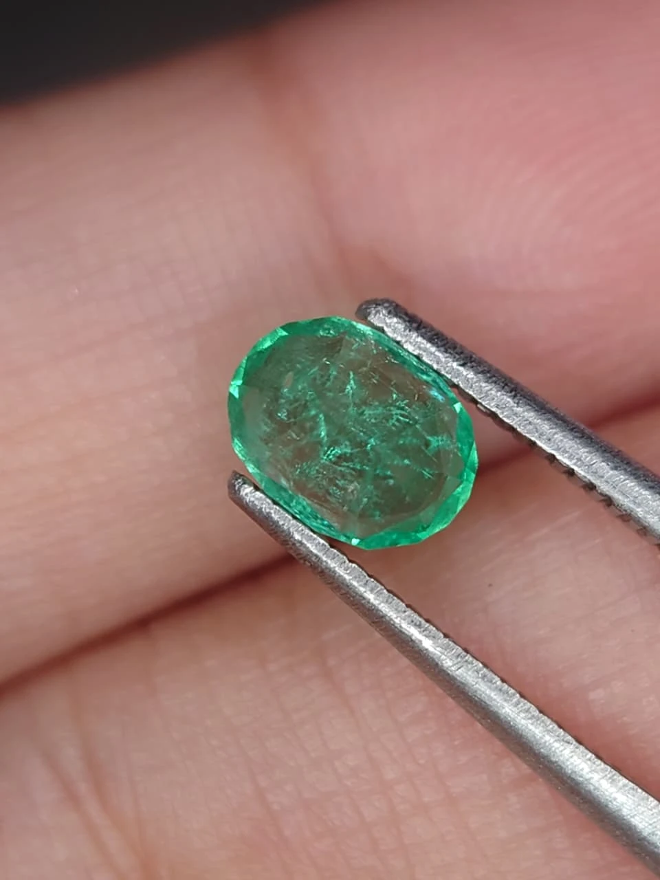 0.5ct Oval Faceted Panjsher Emerald from Afghanistan — view 4